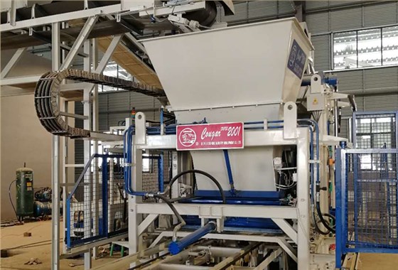 廣場(chǎng)磚制磚機(jī)