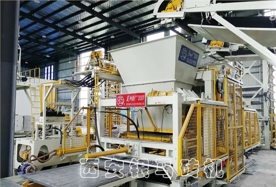 免燒全自動(dòng)大型制磚設(shè)備：銀馬擁有與國(guó)際品牌角逐的實(shí)力！