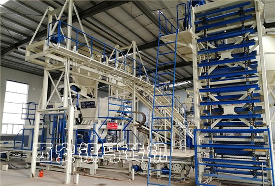 錨定高端，智能透水磚機(jī)用科技創(chuàng)新，為中國(guó)品牌發(fā)聲！