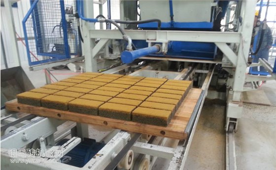 水泥免燒磚機(jī)設(shè)備