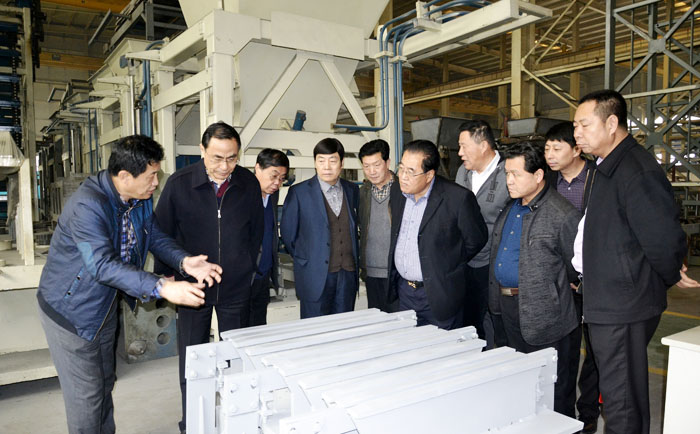 砌塊磚機(jī)設(shè)備廠家要贏得市場必須以質(zhì)量為關(guān)鍵