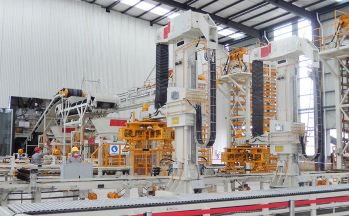 傳統(tǒng)水泥免燒磚機設(shè)備廠家深陷困境 唯有主動出擊才能找到出路