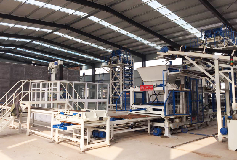 免燒磚設(shè)備生產(chǎn)線節(jié)能和環(huán)保優(yōu)勢突出 免燒磚設(shè)備生產(chǎn)線節(jié)能和環(huán)保優(yōu)勢突出