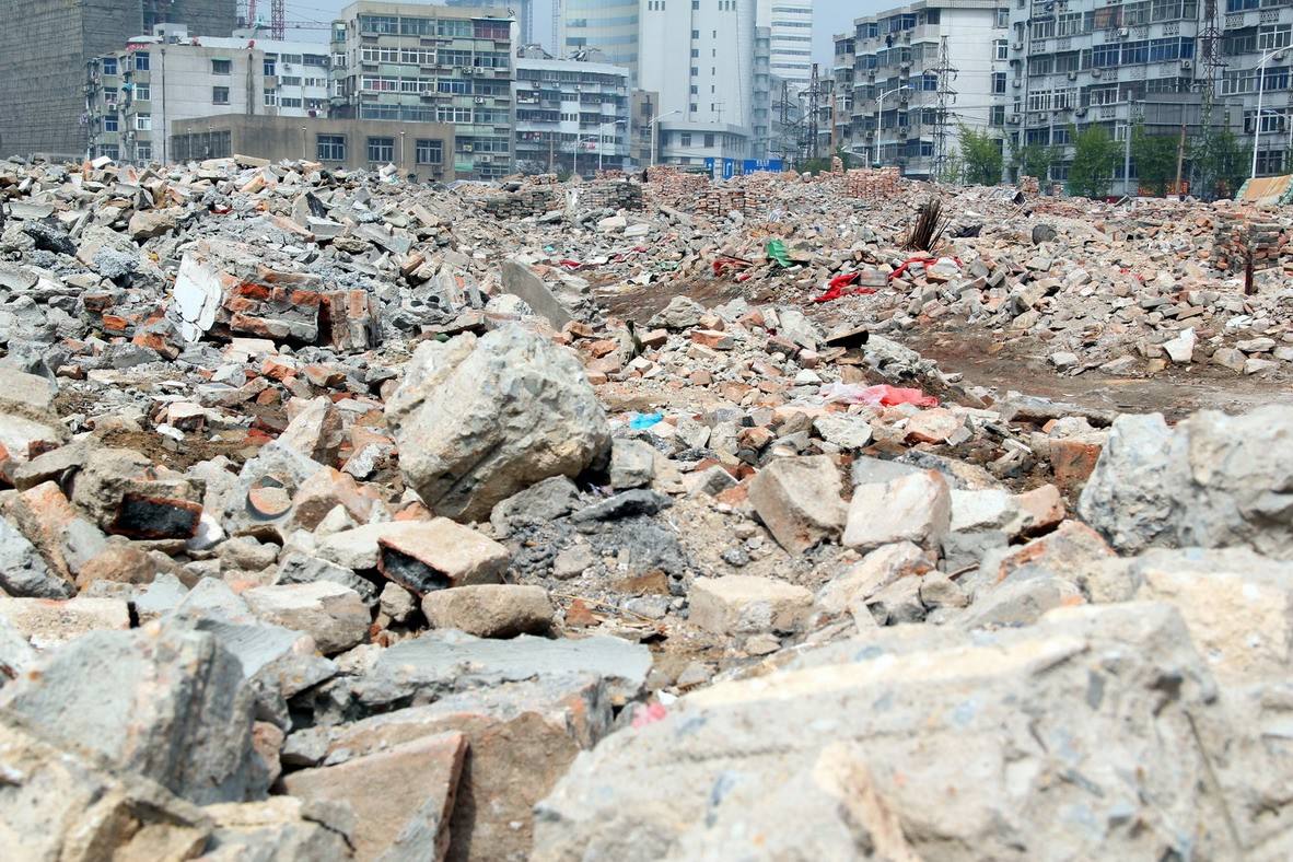 免燒磚設(shè)備生產(chǎn)線解決建筑垃圾,為環(huán)保貢獻(xiàn)力量 免燒磚設(shè)備生產(chǎn)線解決建筑垃圾,為環(huán)保貢獻(xiàn)力量