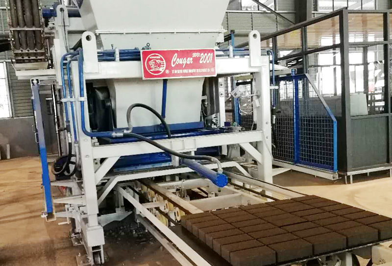 全自動透水磚磚機