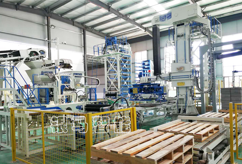 便道磚生產(chǎn)設(shè)備：透水磚機液壓系統(tǒng)安裝對人員的要求有哪些？