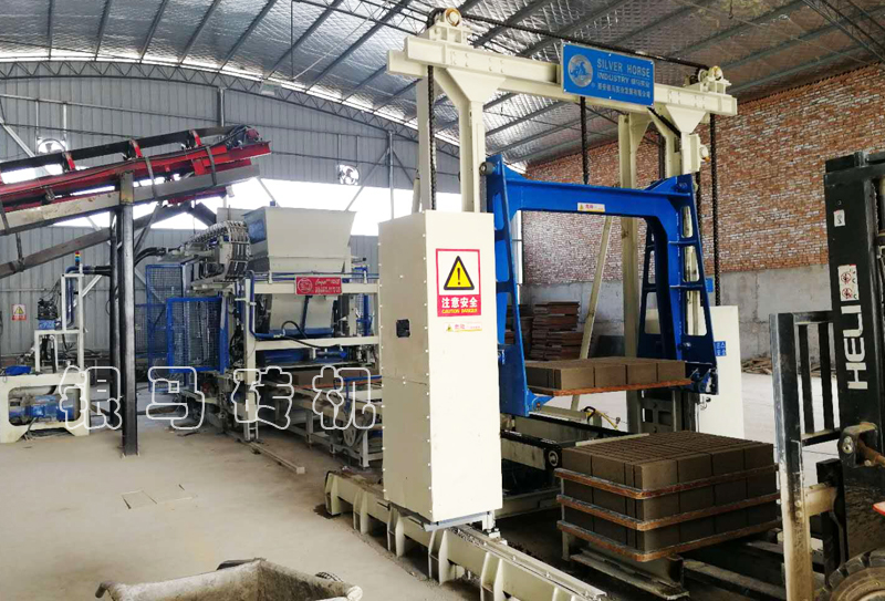 水泥免燒磚成型機:免燒磚機實力鑄就品牌,科技實現(xiàn)創(chuàng)新! 水泥免燒磚成型機:免燒磚機實力鑄就品牌,科技實現(xiàn)創(chuàng)新!