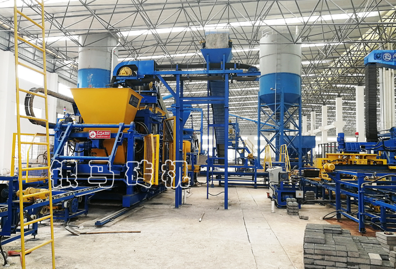 植草磚制磚機:透水磚機秉承綠色智能制造,持續(xù)長久發(fā)展! 植草磚制磚機:透水磚機秉承綠色智能制造,持續(xù)長久發(fā)展!