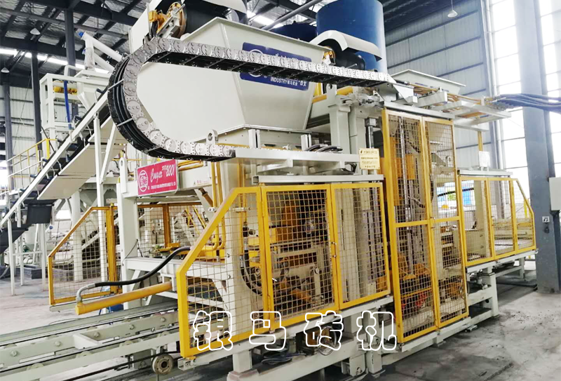 建筑用磚生產(chǎn)線：免燒磚機(jī)械生產(chǎn)中的兩種不安全狀態(tài)，你占那條？