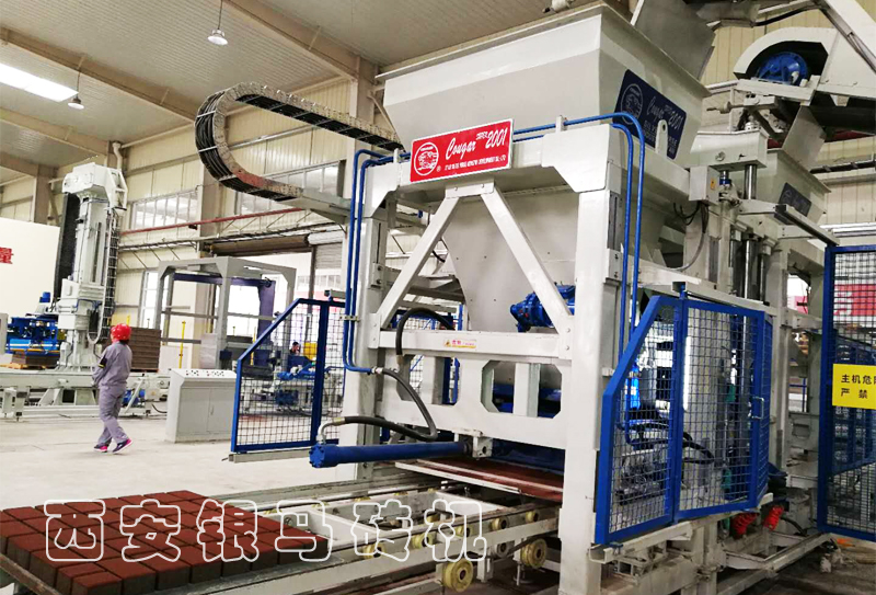 透水磚機(jī)設(shè)備生產(chǎn)線與眾不同的生產(chǎn)體驗(yàn)從智能化開(kāi)始! 透水磚機(jī)設(shè)備生產(chǎn)線與眾不同的生產(chǎn)體驗(yàn)從智能化開(kāi)始!