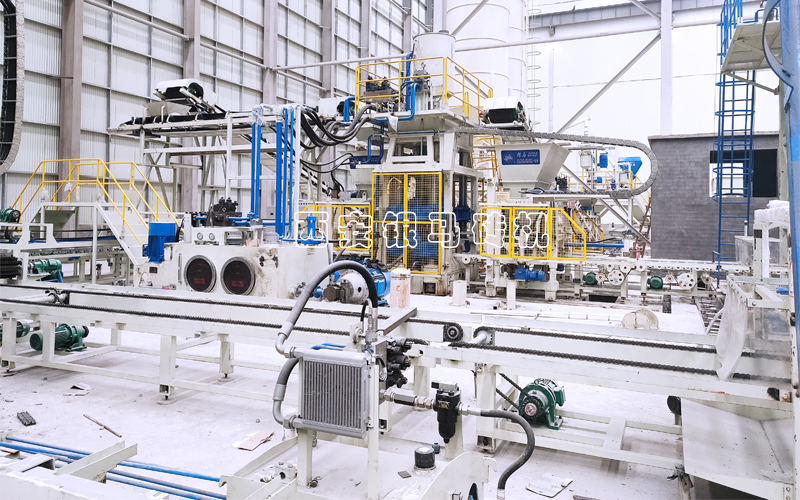 全自動智能透水磚機：闊步新舊動能轉(zhuǎn)換的國際設備