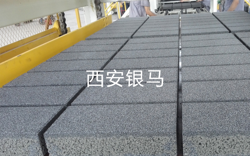 海綿透水磚生產(chǎn)線：解時(shí)代之需 解城市之困