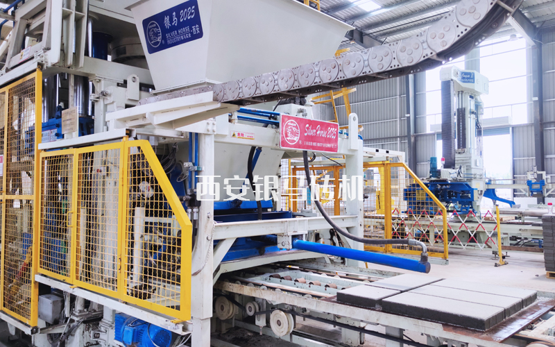 被評定為&ldquo;國際領(lǐng)先水平&rdquo;的全自動免燒磚機械設(shè)備