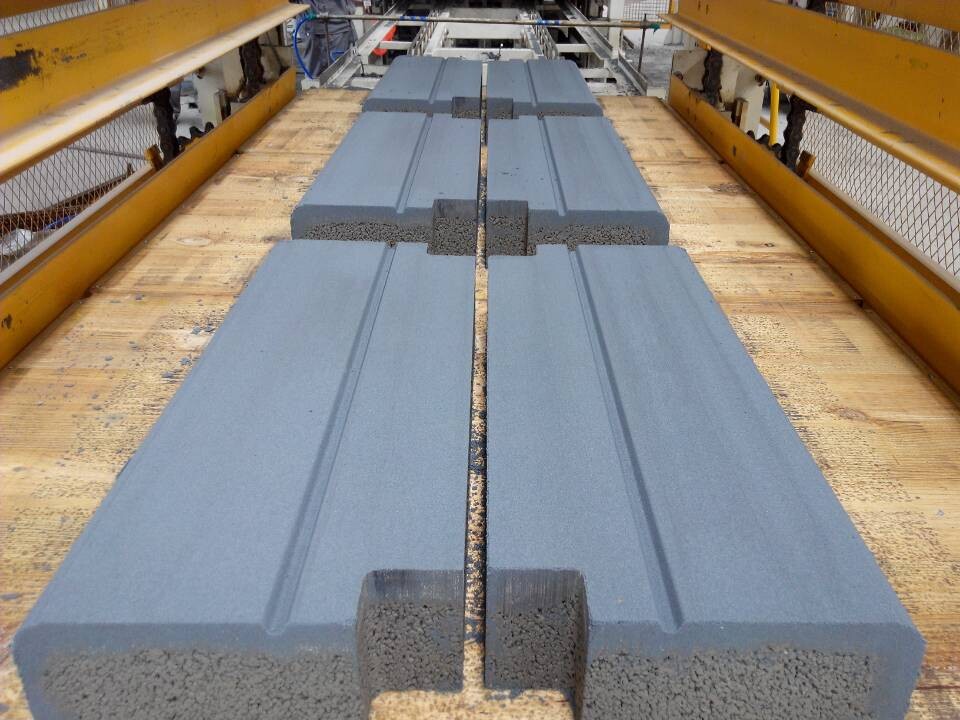 海綿生態(tài)透水磚生產(chǎn)線(xiàn)解決方案